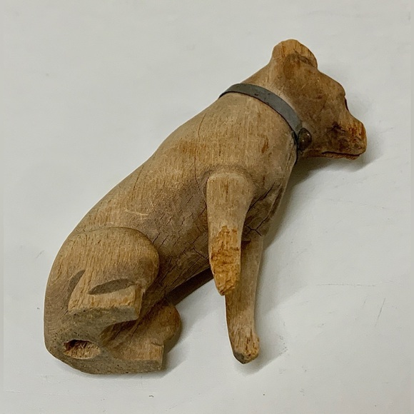 Late 19th Century Antique Rustic Primitive Hand Carved Sitting Toy Dog Statuette - Picture 14 of 16